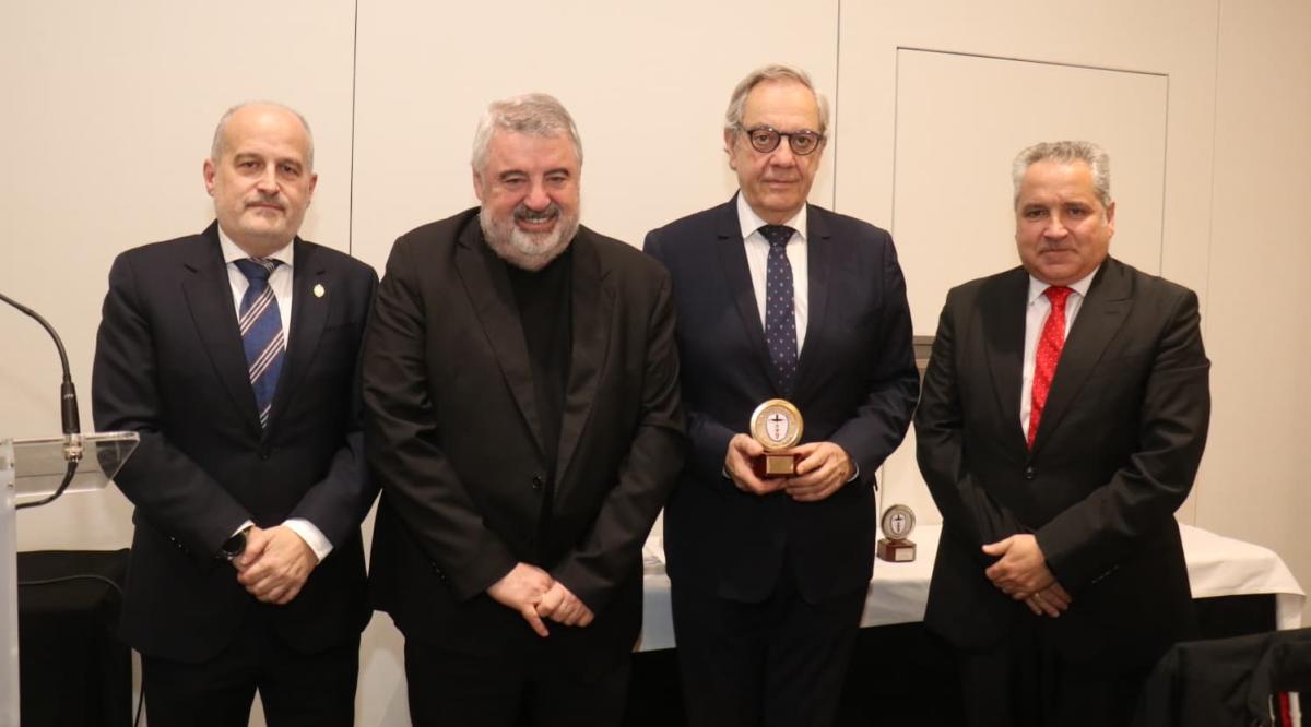 La Junta Coordinadora de Cofradías entrega a Grupo San Valero la Medalla de Oro de la Semana Santa