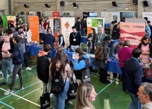 Más de 800 alumnos de FP y Bachillerato exploran su futuro profesional en el VIII Job Day de Centro San Valero